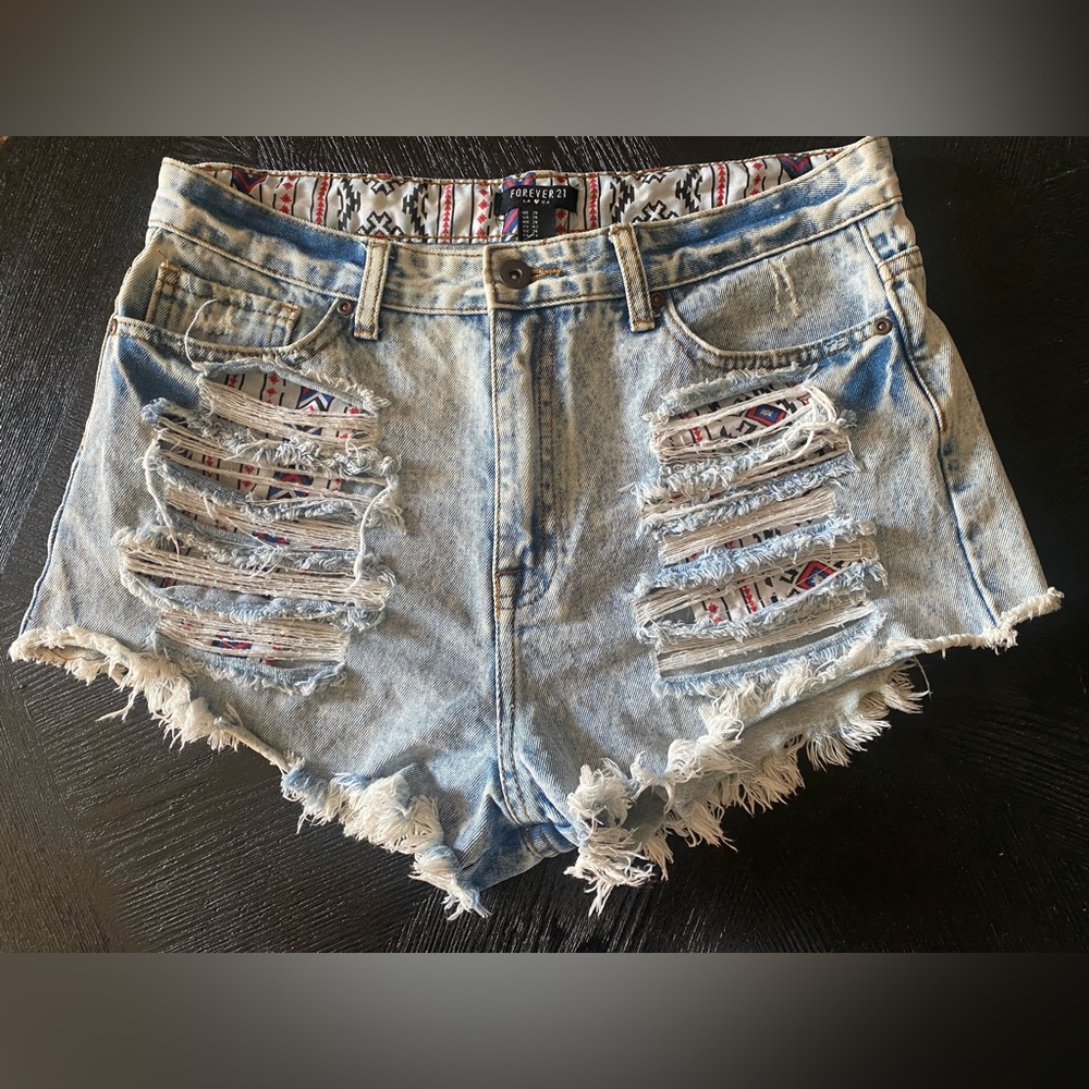 Forever 21 Denim Distressed Jean Shorts ♥️